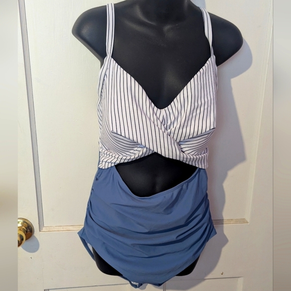 eomenieStriped Cutout Swimsuit - Picture 1 of 3